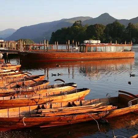 2 Bed House Sleeps 4 - Garden Parking & Pets